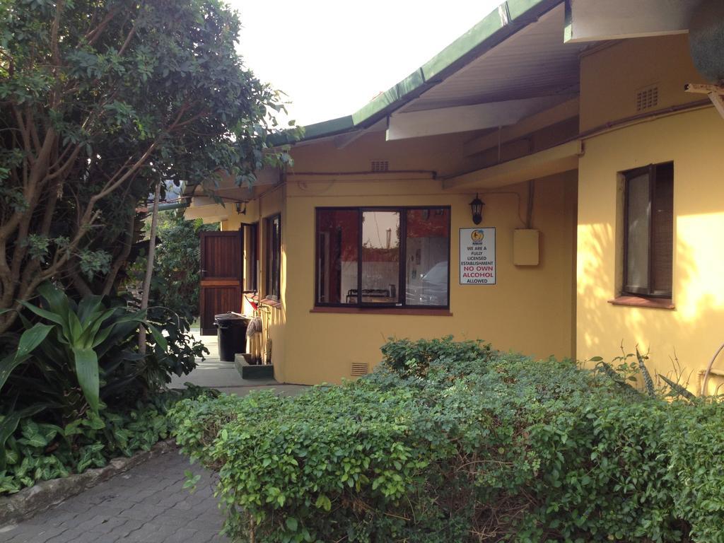 Port Saint Johnʼs Jungle Monkey Backpackers 호스텔 객실 사진