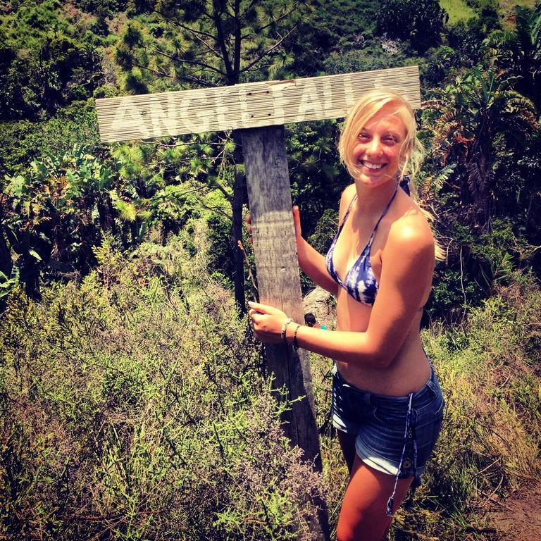 Port Saint Johnʼs Jungle Monkey Backpackers 호스텔 외부 사진